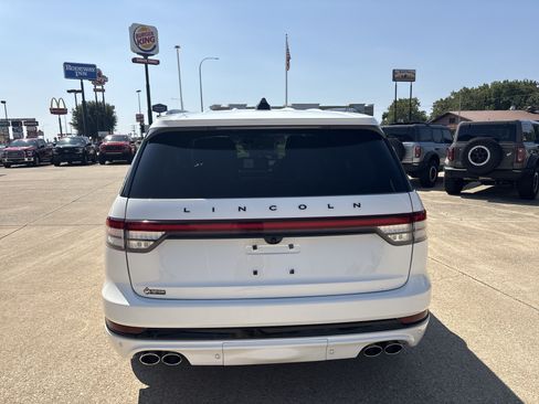 Used 2025 Lincoln Aviator Reserve w/ Equipment Group 201A AWD/4WD image 4