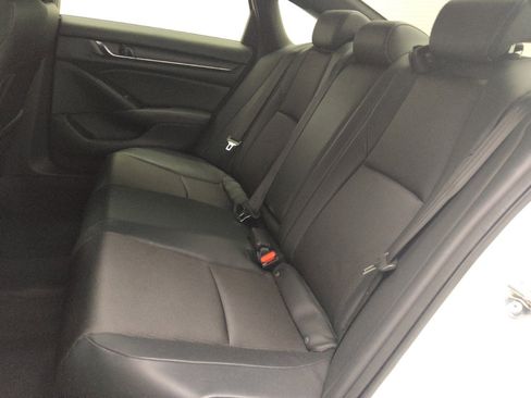 Used 2018 Honda Accord Sport image 18