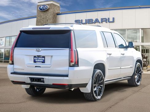 Used 2017 Cadillac Escalade ESV Premium Luxury image 2