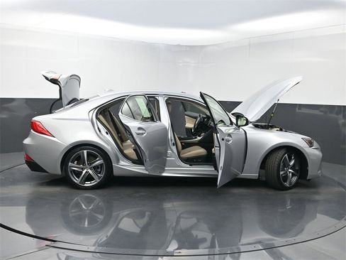 Used 2017 Lexus IS 200t w/ Premium Package image 33