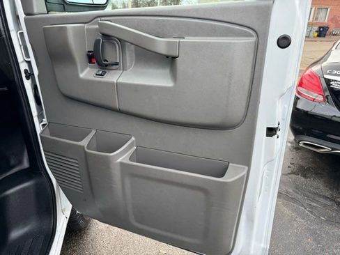 Used 2017 Chevrolet Express 2500 image 28