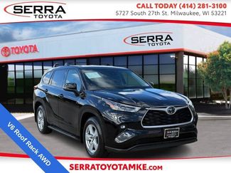 Used 2022 Toyota Highlander LE AWD/4WD video 1