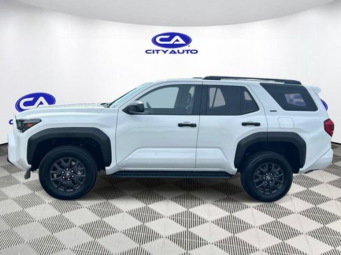 Used 2025 Toyota 4Runner SR5 AWD/4WD image 8