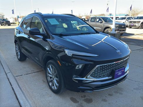 Used 2024 Buick Encore GX Avenir w/ Avenir Technology Package image 2