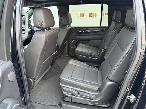 Used 2021 GMC Yukon XL Denali w/ Denali Premium Package AWD/4WD image 18