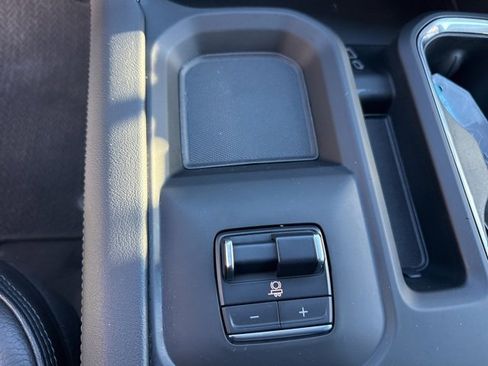 Used 2024 GMC Sierra 2500 Denali w/ Denali Reserve Package image 25