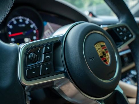 Used 2021 Porsche Cayenne AWD/4WD image 25