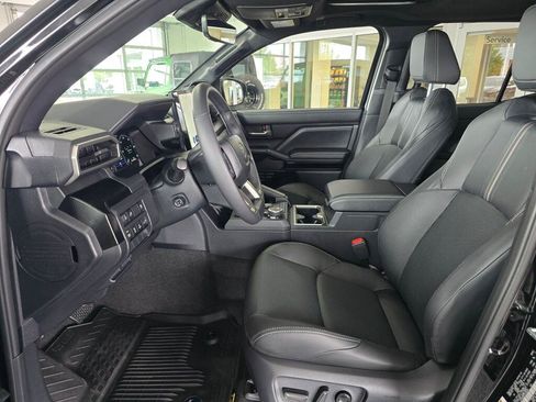 Used 2026 Toyota 4Runner Limited AWD/4WD image 18
