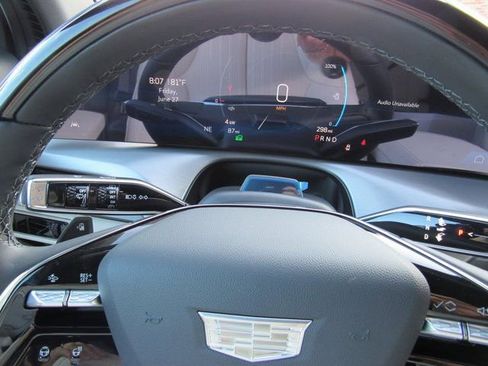 New 2026 Cadillac Vistiq Sport image 8