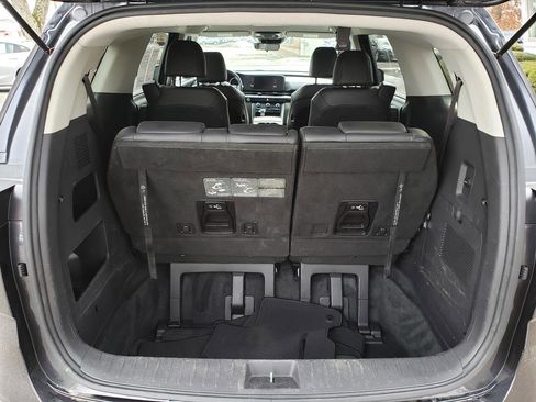 Used 2022 Kia Carnival LX image 15