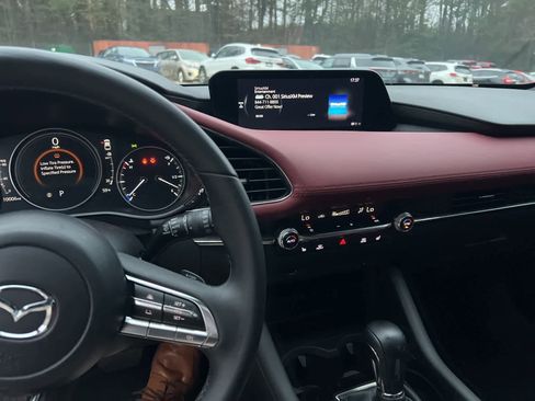 Used 2021 MAZDA MAZDA3 s image 20