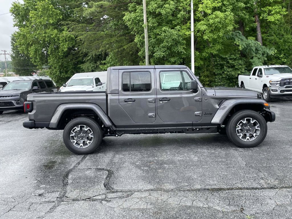New 2026 Jeep Gladiator Sport AWD/4WD image 9