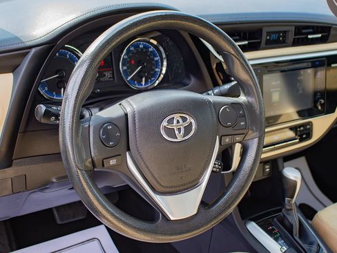 Used 2017 Toyota Corolla LE w/ LE Premium Package w/Moonroof FWD image 23
