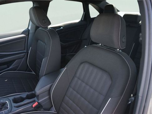 Used 2024 Volkswagen Jetta Sport FWD image 10