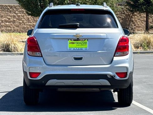 Used 2022 Chevrolet Trax LT w/ LT Convenience Package AWD/4WD image 12