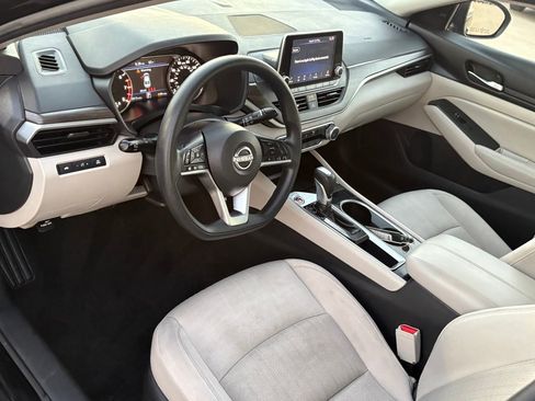 Certified 2024 Nissan Altima 2.5 SV image 17