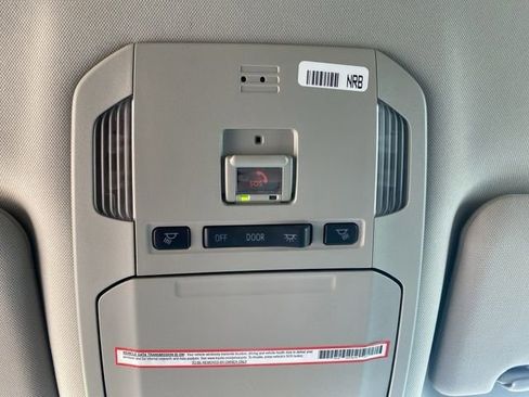 Used 2022 Toyota Highlander L image 25