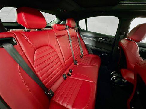 Used 2022 Alfa Romeo Stelvio Sprint image 27