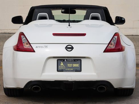Used 2010 Nissan 370Z Touring RWD image 36