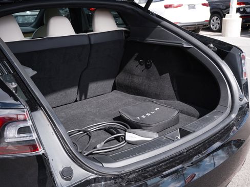 Used 2021 Tesla Model S Performance image 32