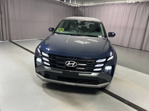 Used 2025 Hyundai Tucson SE AWD/4WD image 2