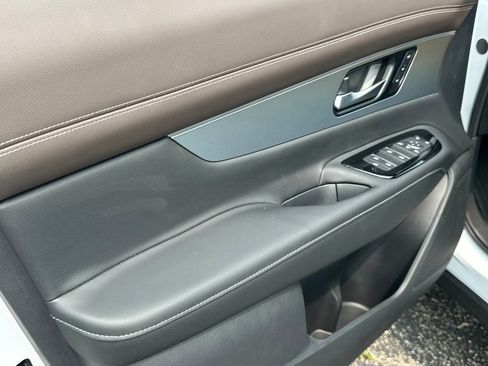 New 2025 Nissan Murano Platinum image 9