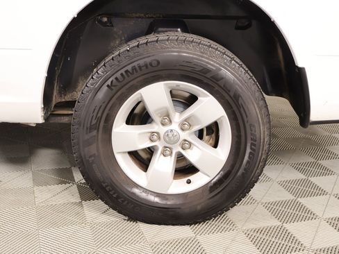 Used 2021 RAM 1500 Classic SLT RWD image 17