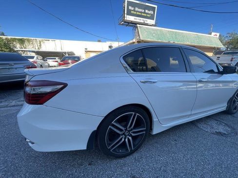 Used 2016 Honda Accord Sport image 10