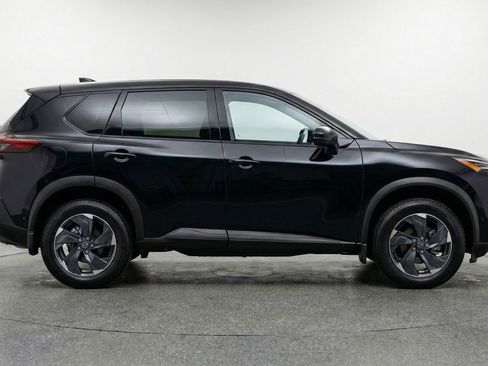 Used 2025 Nissan Rogue SV FWD image 11