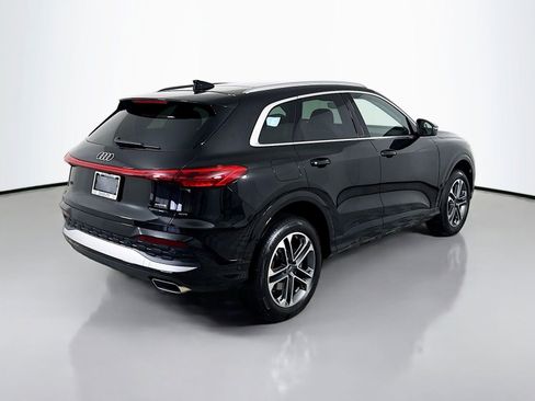 Used 2025 Audi Q5 Premium w/ Convenience Package image 9