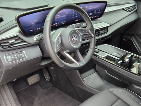 Used 2025 Buick Enclave Preferred AWD/4WD image 9