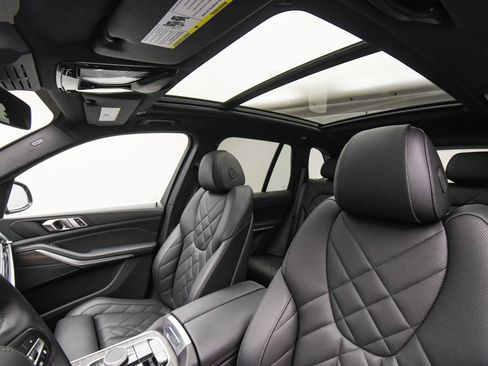 Used 2024 BMW X5 xDrive40i w/ Parking Assistance Package image 51