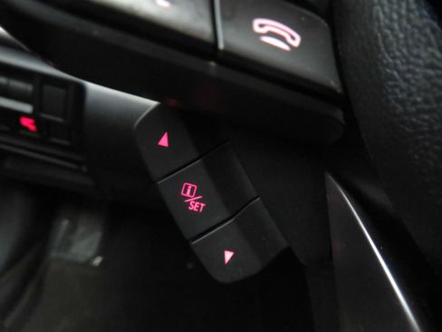 Used 2018 Subaru Crosstrek 2.0i Limited image 32