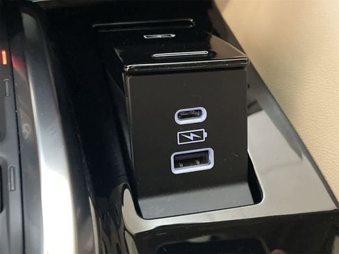 Used 2024 Acura MDX FWD w/ Technology Package image 9