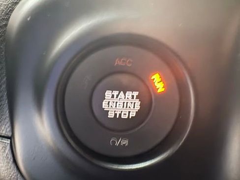 Used 2022 Jeep Wrangler Unlimited Sport image 23