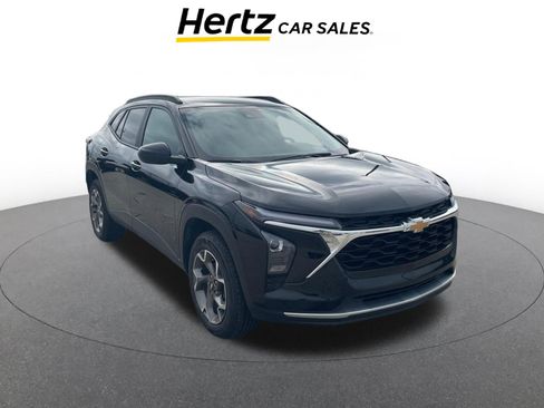 Used 2025 Chevrolet Trax LT w/ LT Convenience Package image 1