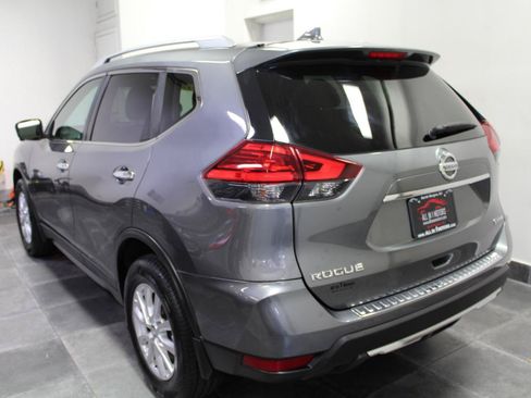 Used 2017 Nissan Rogue SV w/ SV Premium Package AWD/4WD image 4