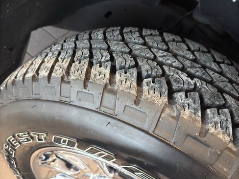 Used 2004 GMC Sierra 1500 4x4 Regular Cab w/ Light Duty Power Package image 10