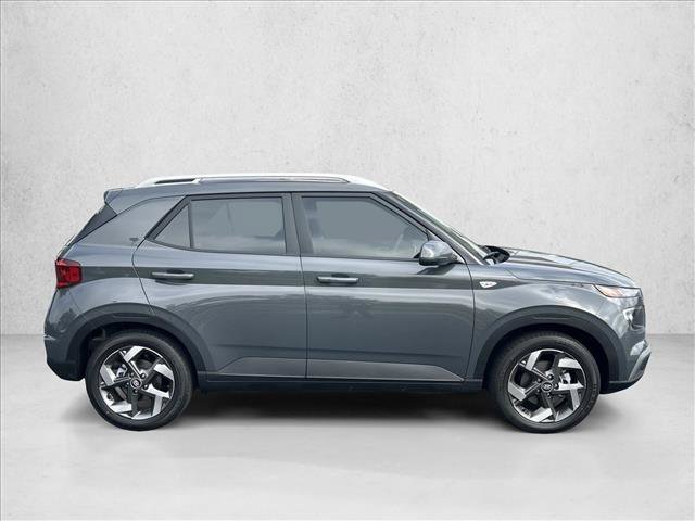Used 2026 Hyundai Venue SEL FWD image 4