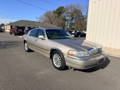 Used 2003 Lincoln Town Car Signature