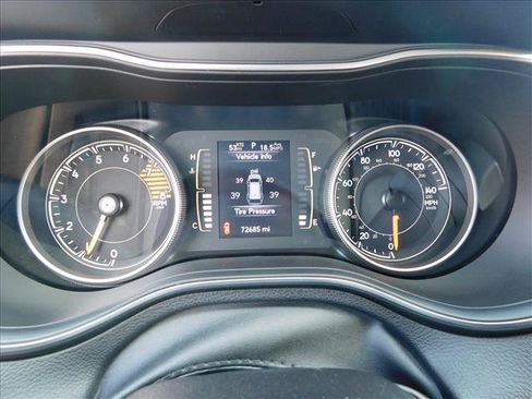 Used 2020 Jeep Cherokee Latitude Plus w/ Cold Weather Group AWD/4WD image 17