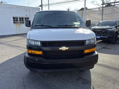 Used 2021 Chevrolet Express 2500 Work Van image 3