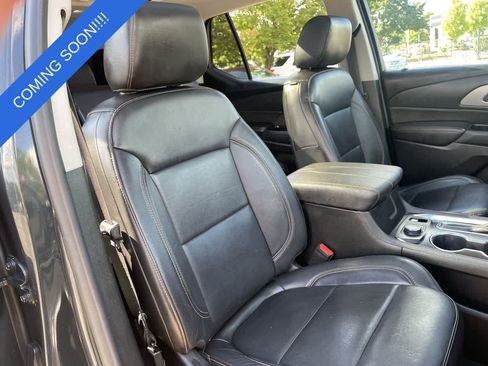 Used 2019 Chevrolet Traverse LT w/ LT Premium Package AWD/4WD image 14