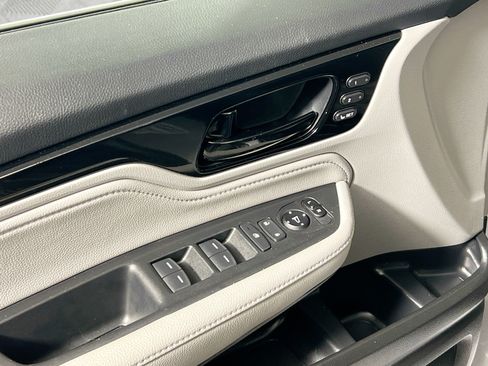 Used 2023 Honda Odyssey Touring image 16