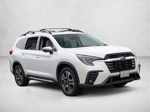 Used 2023 Subaru Ascent Limited w/ Technology Package AWD/4WD image 4