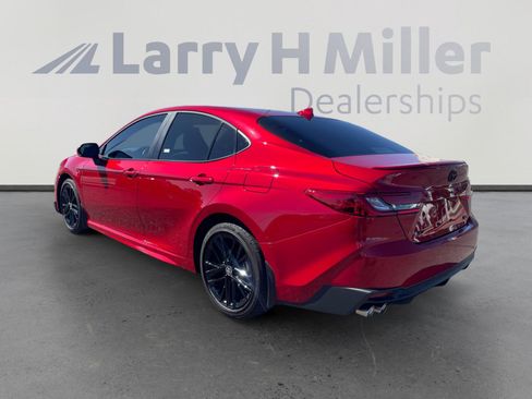 Used 2026 Toyota Camry SE w/ Convenience Package FWD image 3