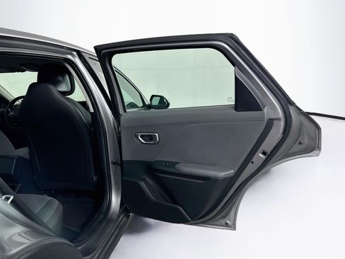 Used 2025 Kia K4 FWD image 28
