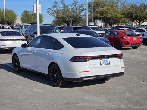 Certified 2025 Honda Accord SE image 5