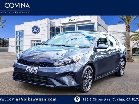 Used 2024 Kia Forte LXS image 3