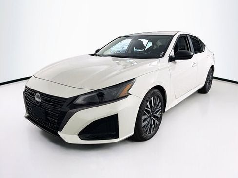 New 2026 Nissan Altima 2.5 SV FWD image 1